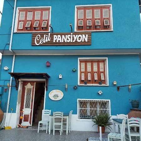 Celil Pansiyon Ayvalı Exterior foto